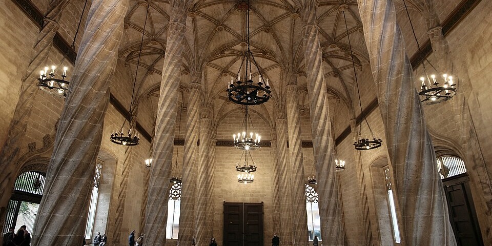 960px Valencia loggia della seta interno sala delle contrattazioni 010