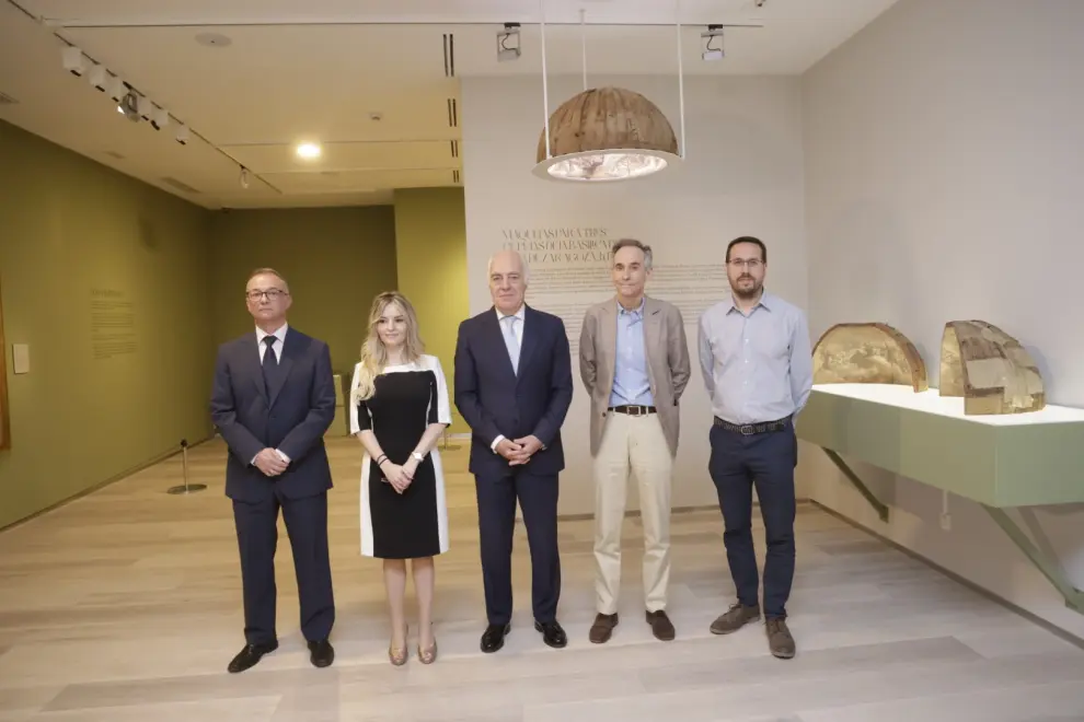 presentacion en el patio de la infanta de zaragoza de tres bocetos en maqueta de francisco bayeu para las cupulas del pilar 1